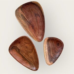 Sembla Set of 3 Wood Petal  triangular nesting Trays like new